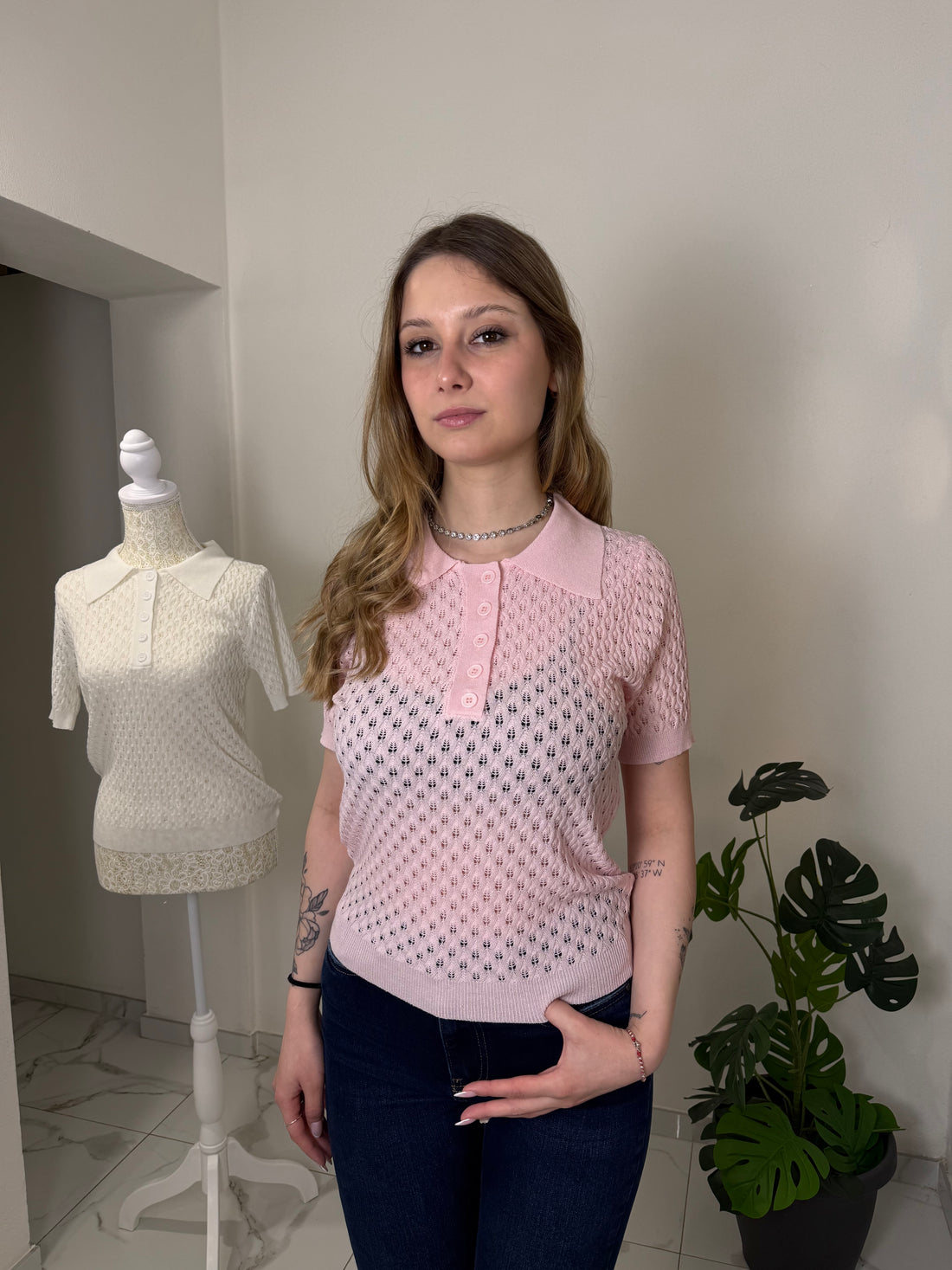 Polo Eleganza Intrecciata (rosa, bianca o gialla)