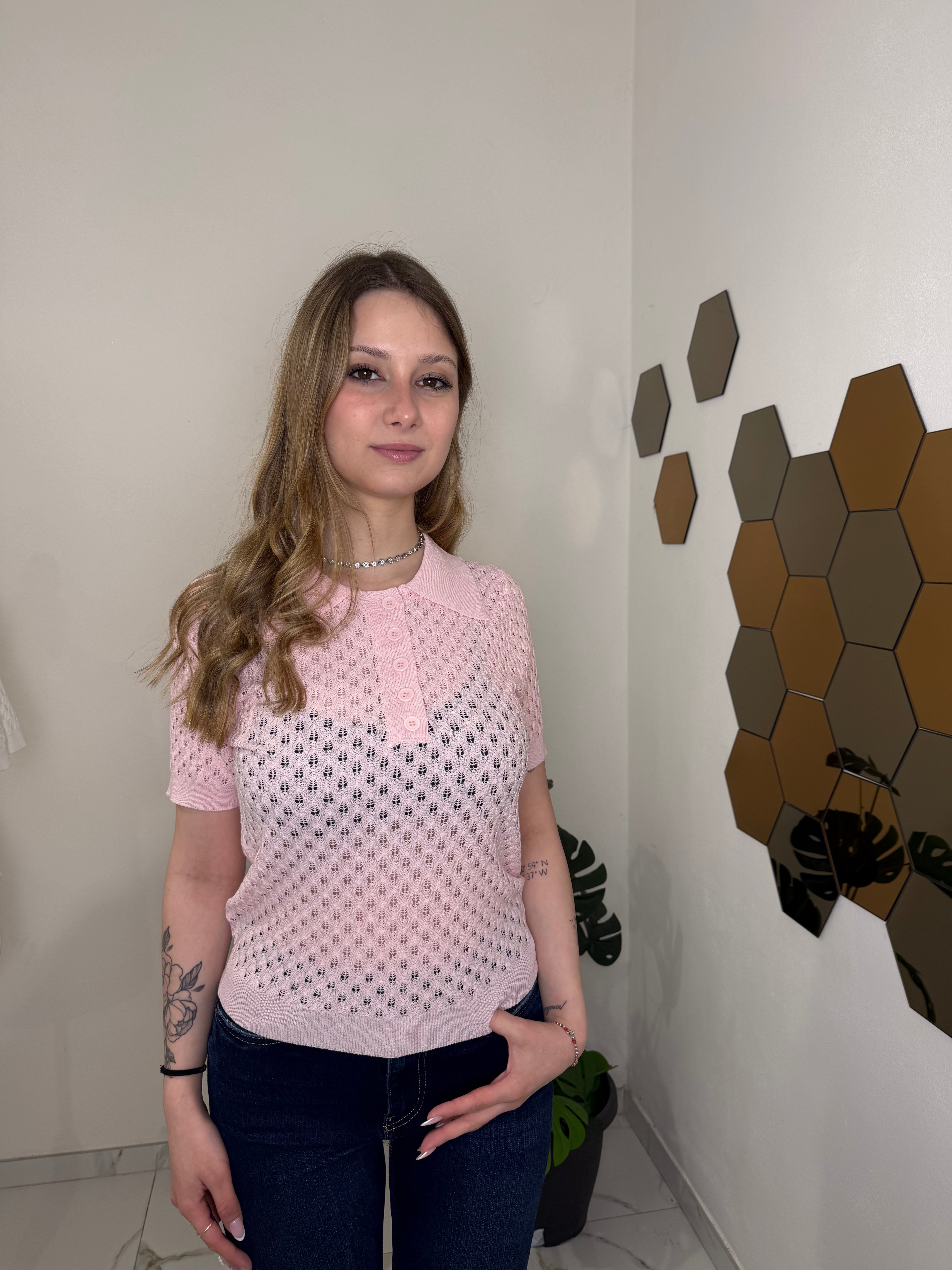Polo Eleganza Intrecciata (rosa, bianca o gialla)