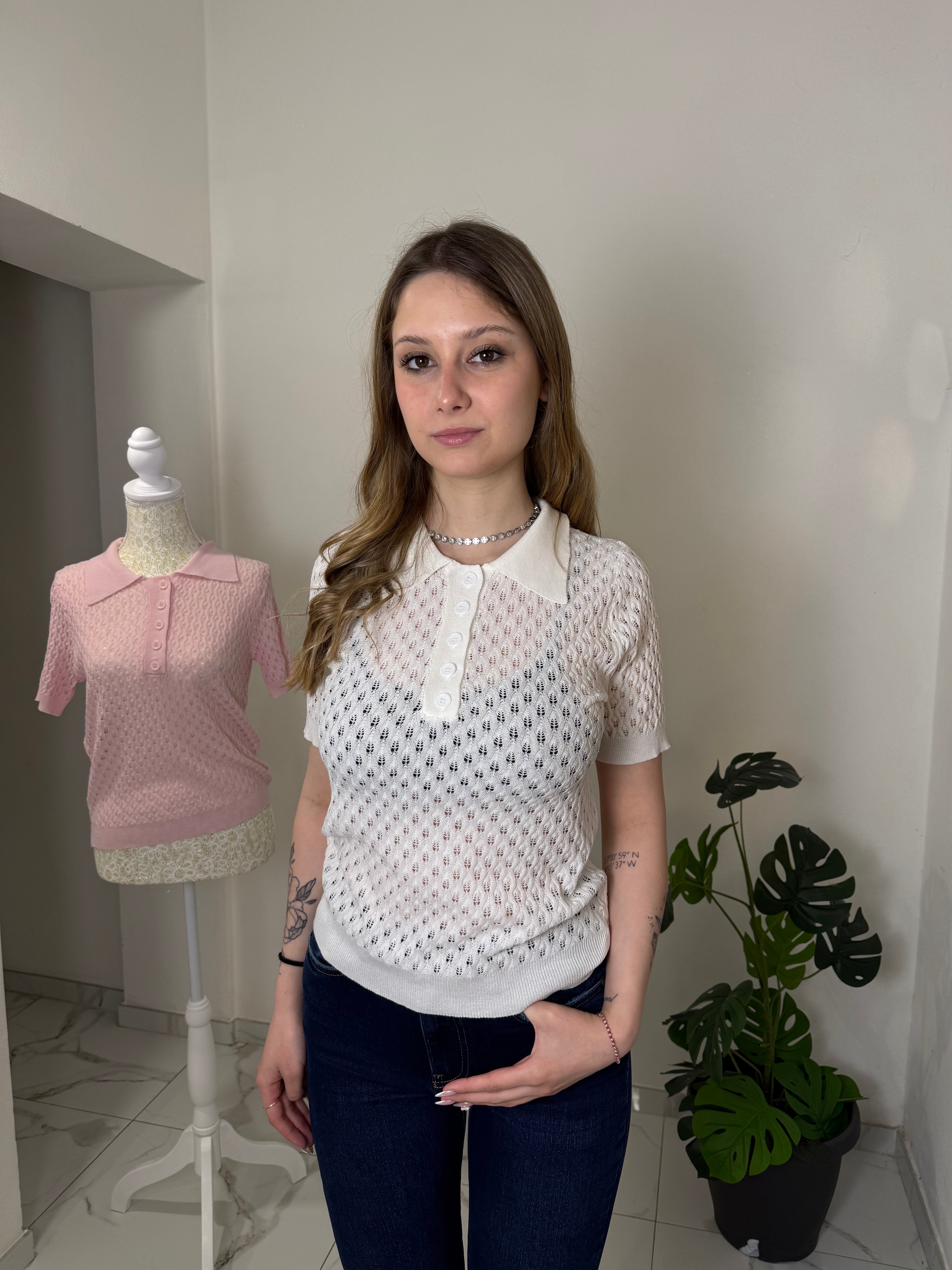 Polo Eleganza Intrecciata (rosa, bianca o gialla)