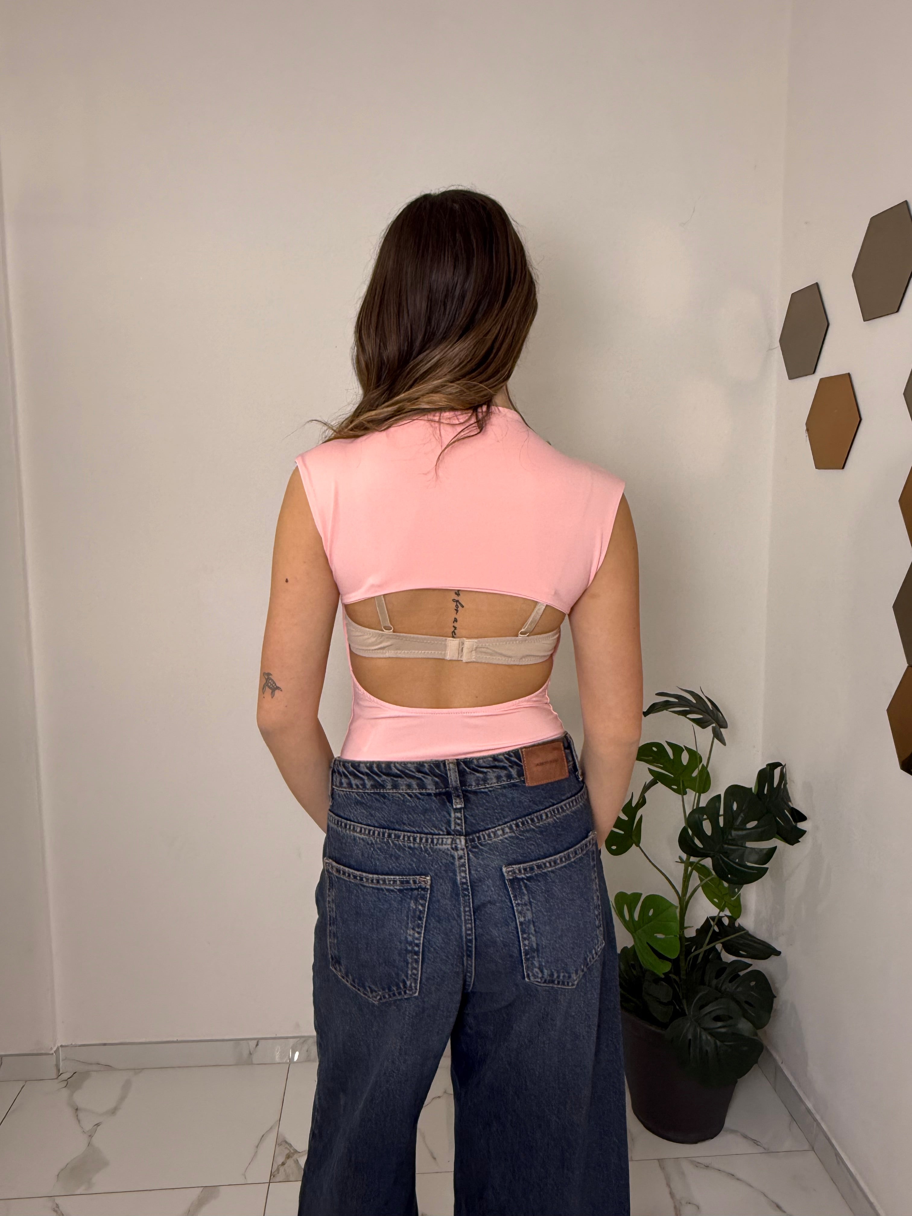 Body Back Cut